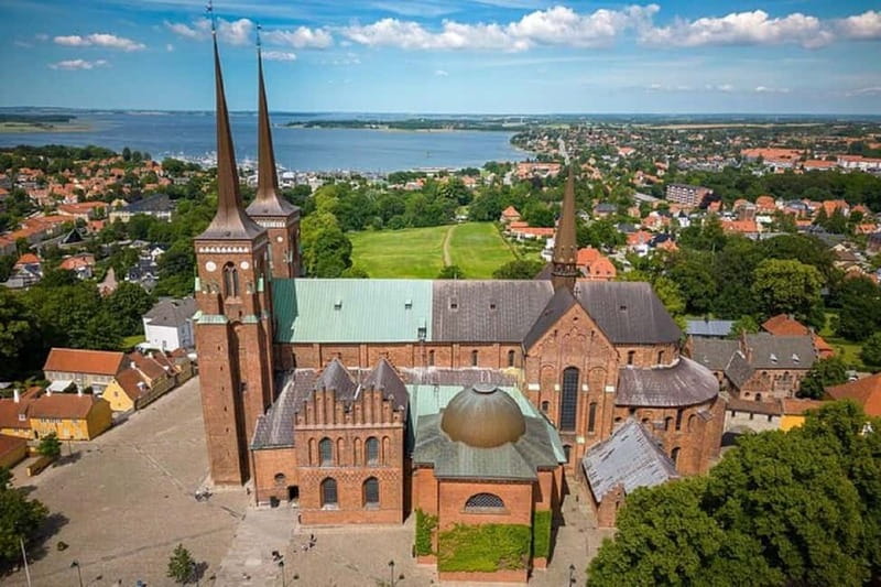 Full-Day Tour; Castle, Palace, Cathedral and Viking Ships - Walking, comfort, and practical limits