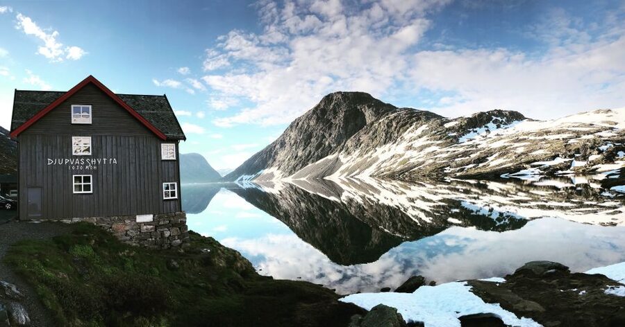 Geiranger: Dalsnibba, Flydalsjuvet, Eagle Bend & Fjords Tour - Flydalsjuvet gives you the classic Geiranger view