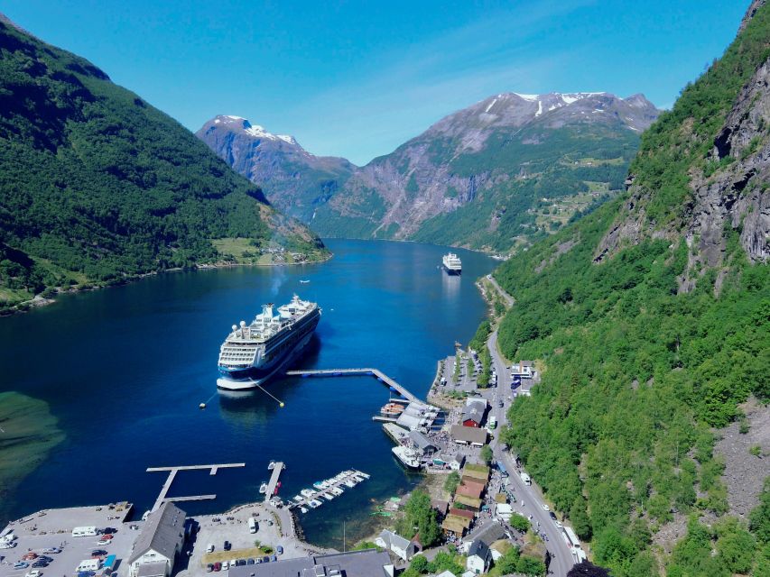 Geiranger: Dalsnibba, Flydalsjuvet, Eagle Bend & Fjords Tour - Who should choose this tour
