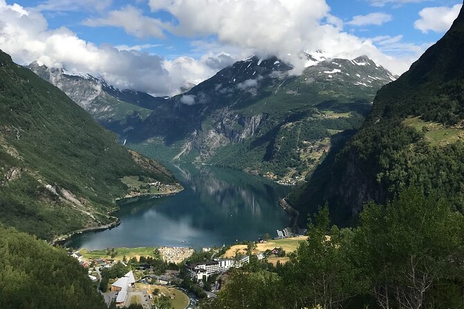 Geiranger: Excursions.no Geiranger Highlights - The Eagle Road is more than simple transport