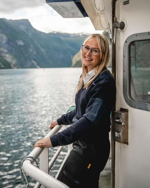 Geiranger: Fjord and Waterfalls Sightseeing Boat Trip - Getting close to The Seven Sisters