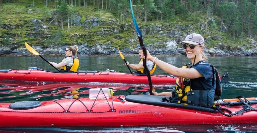 Geiranger: Kayak tour with guide - Starting at the Homlong kayak centre