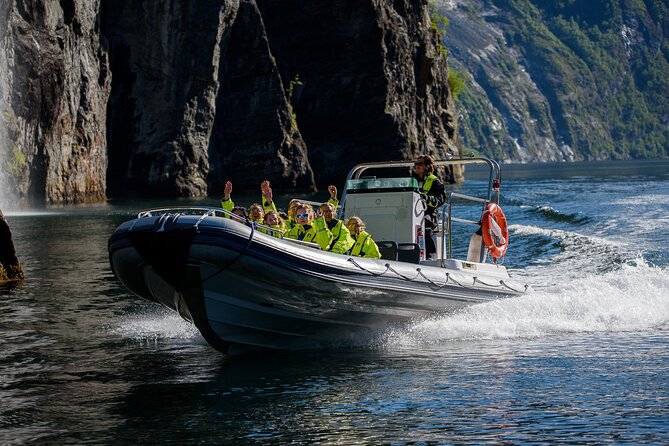 Geiranger: RIB Fjordsafari Geirangefjord - Safety, organization, and guide style