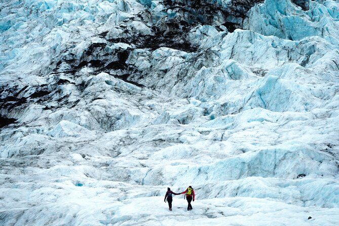 Glacier and Ice Cave Private Photoshoot - 15 Shot Photo Package - Why the private photo format changes the glacier walk