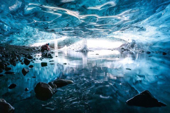 Glacier and Ice Cave Private Photoshoot - 15 Shot Photo Package - Lunch on the ice and the sunset finish