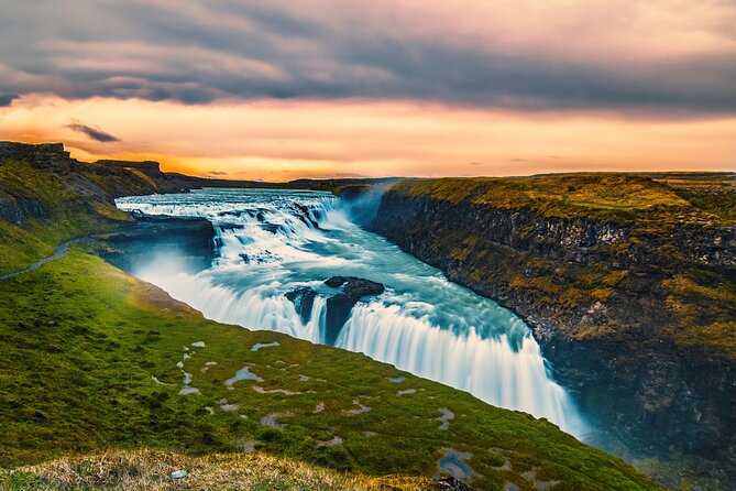 Golden Circle Tales, Tomato Farm & Kerid – Small Group from RVK - Leaving Reykjavik in a group of 19 or fewer