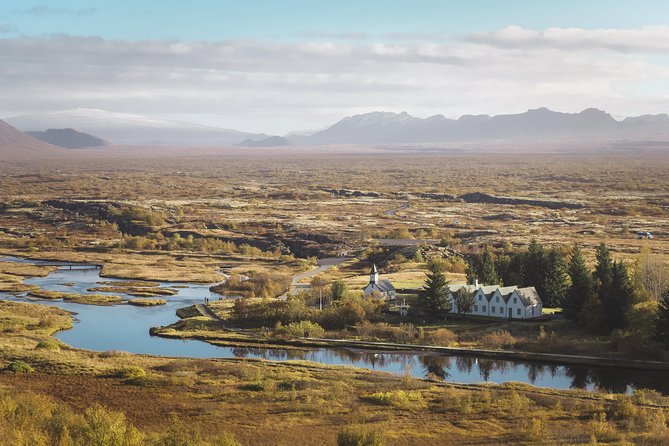 Golden Circle Tales, Tomato Farm & Kerid – Small Group from RVK - Geysir: watching Strokkur erupt