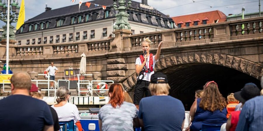 Gothenburg: City Canal Sightseeing Cruise - Open boats mean open weather
