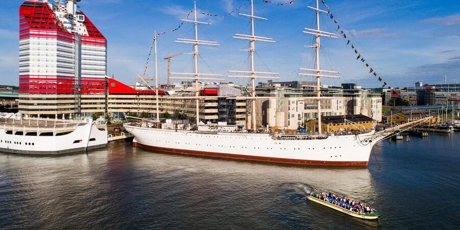 Gothenburg: City Canal Sightseeing Cruise - Choosing a departure time