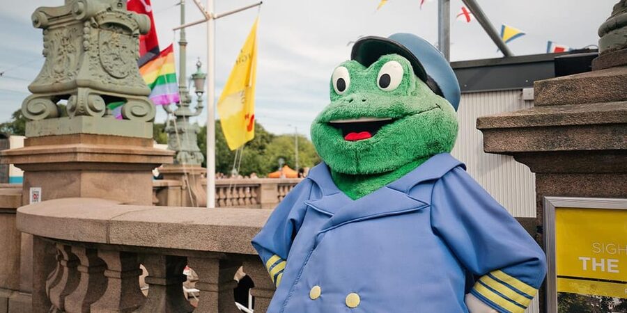 Gothenburg: City Canal Sightseeing Cruise - Who should book the Paddan cruise?