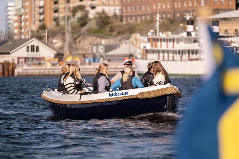 Gothenburg city center: Electric selfdrive boat tour - Betelskeppet and Rosenlundsverket