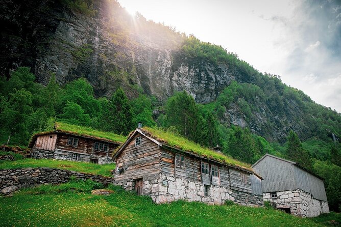Guided Boat Tour in Geiranger - Getting onto the Geirangerfjord