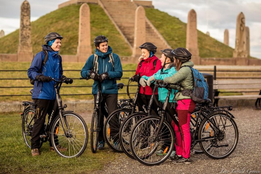 Guided E-Bike Tour in Haugesund: city, vikings, Rising Tides - What the guides add