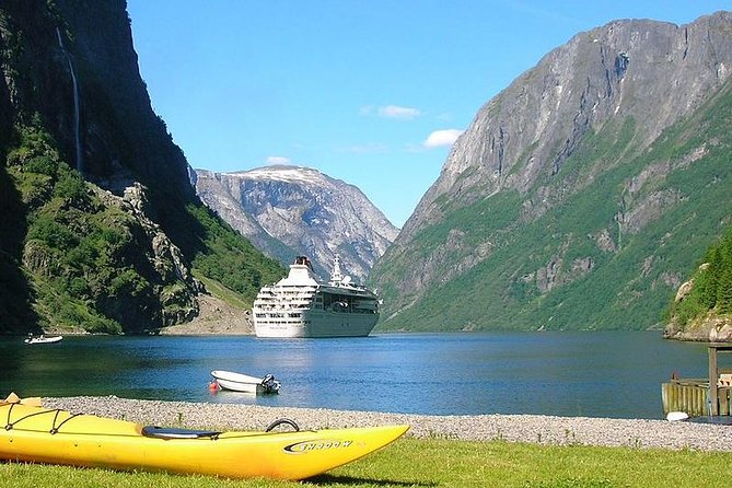 Guided tour - Viking Village, Nærøyfjord Cruise and Flåm Railway - A big Norway day from Bergen