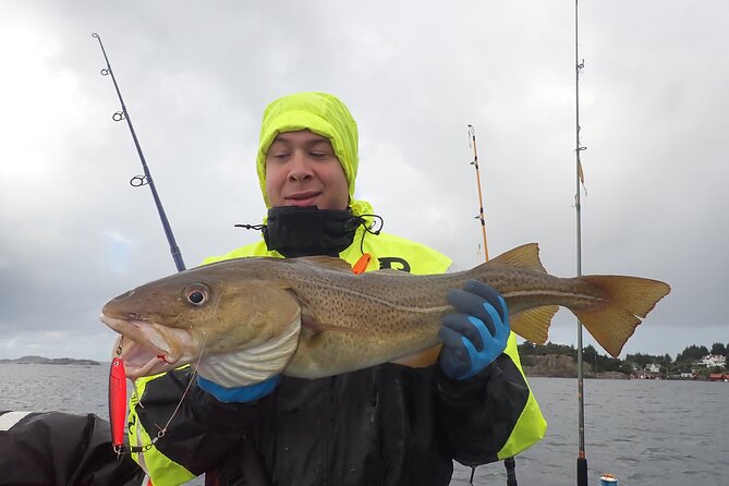 Half Day Fishing and Outdoor Cooking in Bergen - Fishing the shore near Bergen