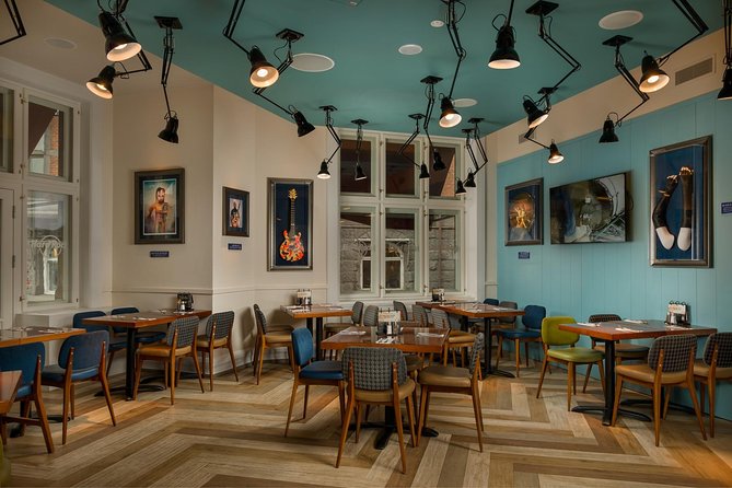 Hard Rock Cafe Copenhagen with Set Menu for Lunch or Dinner - Does priority seating really save time?