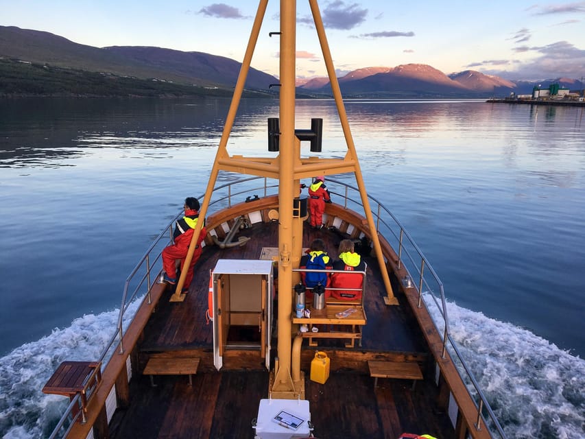 Hauganes: Whale Watching North Iceland - The first 30 minutes: sailing through Eyjafjörður