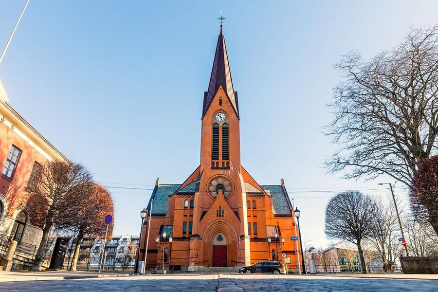 Haugesund: Guided Scenic Minibus tour of Haugesund - Booking and timing tips for a smoother outing
