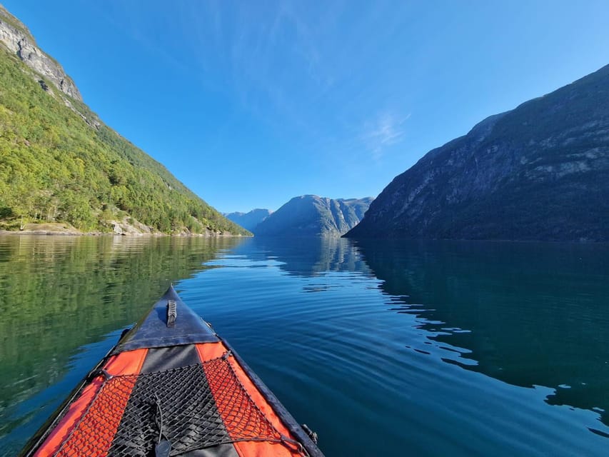 Hellesylt: Beginner-Friendly Fjord Kayaking Experience - Wildlife, fresh water, and the small details