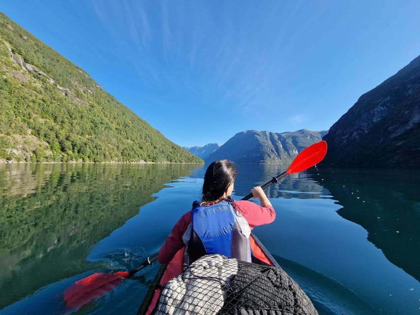 Hellesylt: Beginner-Friendly Fjord Kayaking Experience - Why the guides matter so much