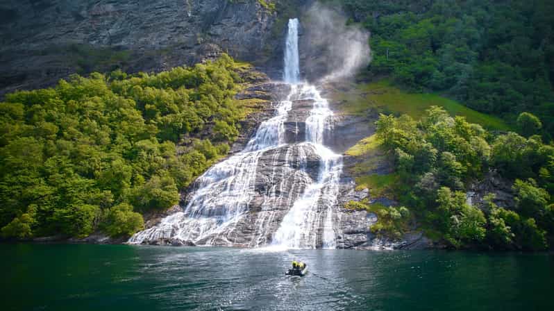 Hellesylt: Guided Geirangerfjord Boat Tour - Booking and cancellation details