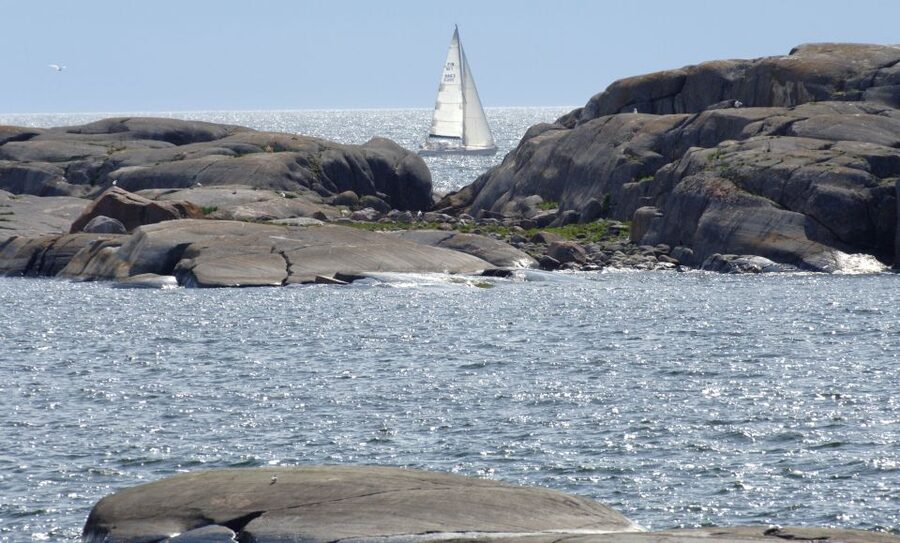 Helsinki: Archipelago RIB Boat Tour with BBQ Lunch and Sauna - Seeing Helsinki’s eastern archipelago from the water