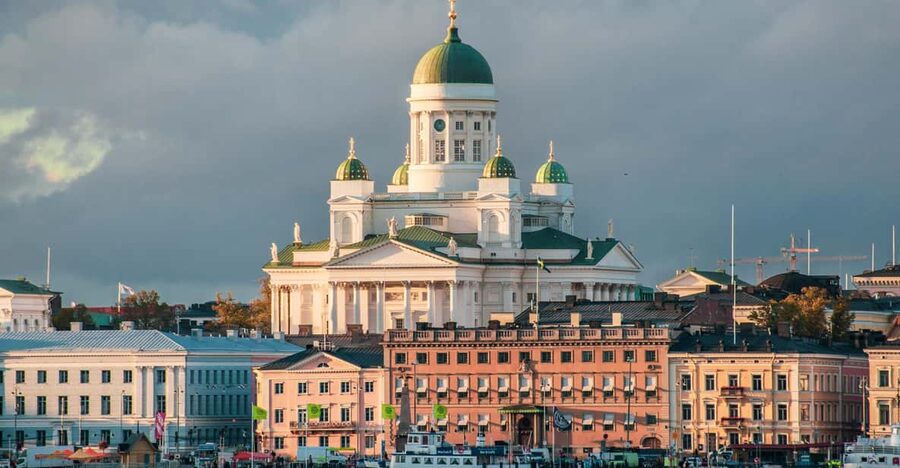 Helsinki: Architectural Highlights Guided Walking Tour - Helsinki told through its buildings