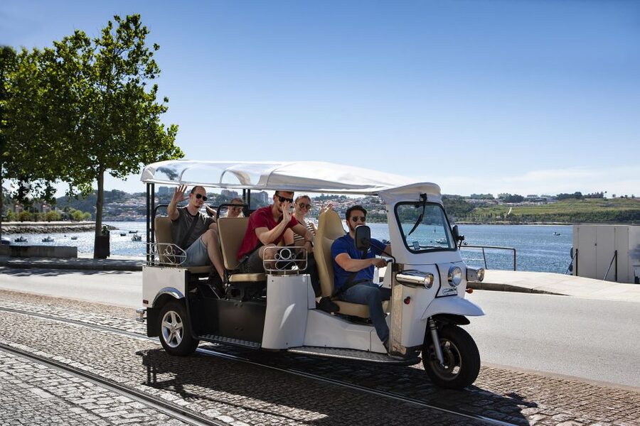 Helsinki City: 2.5-Hour City Tour with Electric TukTuk - Why a Helsinki TukTuk makes sense