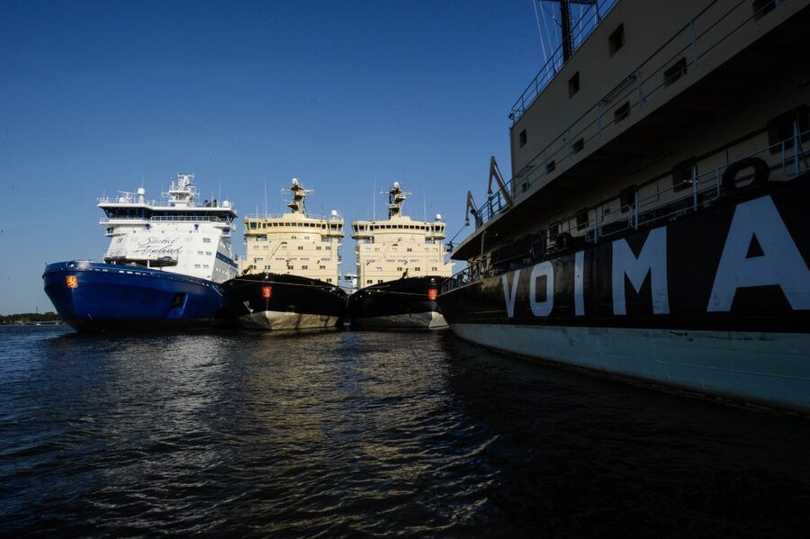 Helsinki: City and Outer Islands Guided RIB Boat Tour - Finland’s icebreakers and the working sea