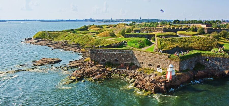 Helsinki: City and Suomenlinna 5-Hour Sightseeing Tour - Olympic Stadium and Helsinki’s modern identity