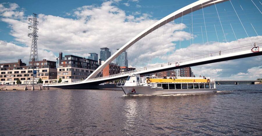Helsinki: City Highlights 1.5-Hour Archipelago Cruise - Suomenlinna from the outside