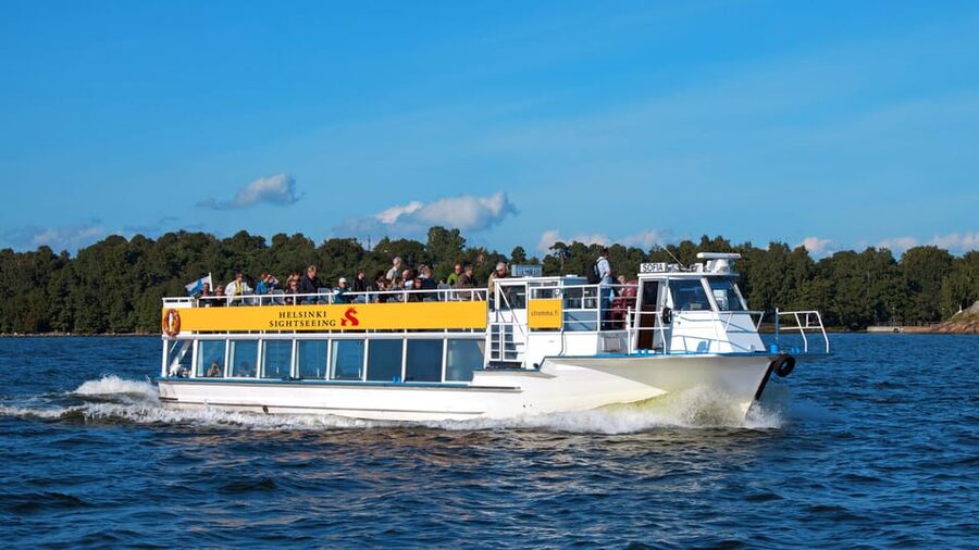 Helsinki Evening Cruise - Choosing the sundeck or indoor café