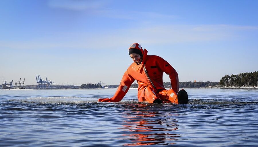 Helsinki: Floating Experience in a Survival Suit - Why this is more than a cold swim