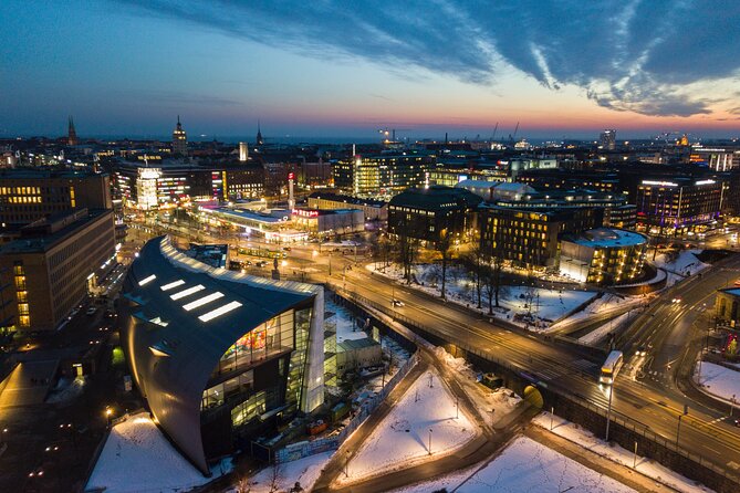Helsinki private tour with a city planner - Esplanadi Park offers a pause in the city center