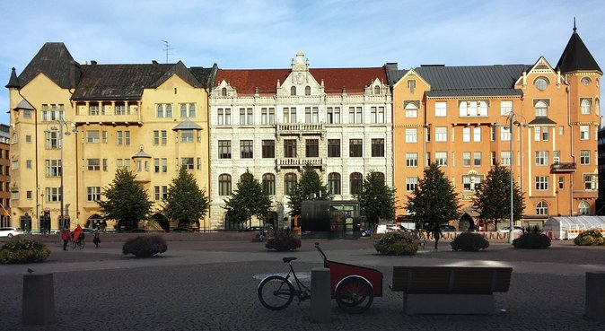 Helsinki Private Walking Tour with a Local - The guides who receive the strongest praise