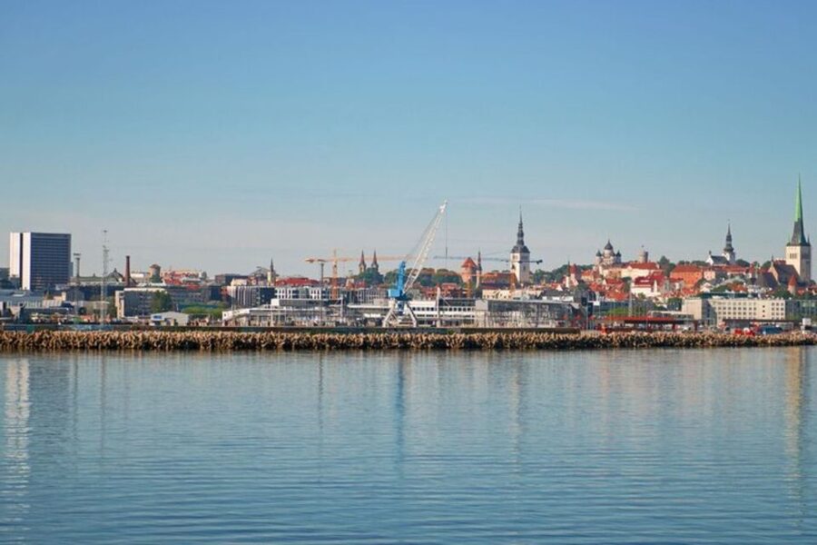 Helsinki: Private Walking Tour with a Local Guide - The Old Market and a taste of local life