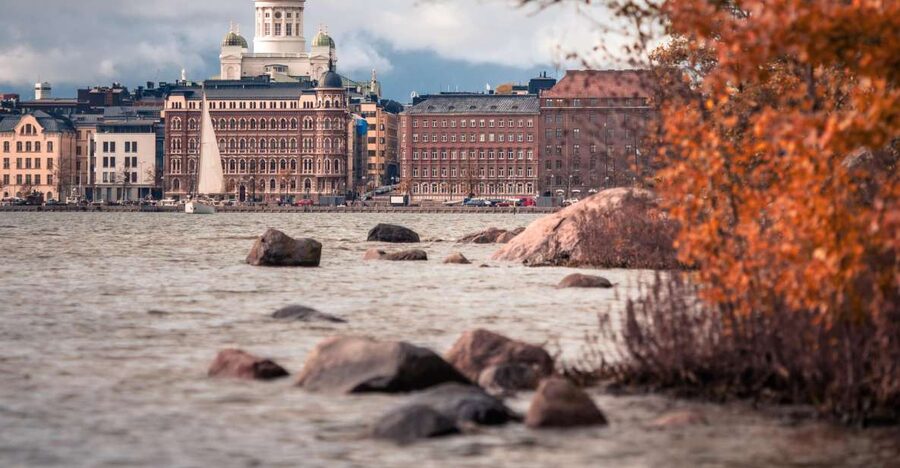 Helsinki: Small-Group Walking Tour with City Planner Guide - What the three-hour format feels like