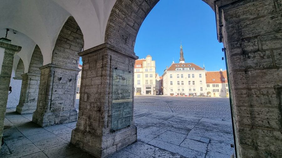 Helsinki: Tallinn Guided Day Tour with Ferry Crossing - Why this Helsinki to Tallinn day trip works