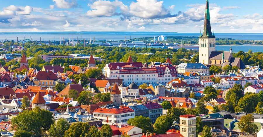 Helsinki: Tallinn Guided Day Tour with Ferry Crossing - Returning to the ferry and Helsinki
