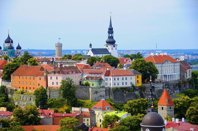 Helsinki to Tallinn Guided Tour -cruise ticket & pick up included - Meeting your Tallinn guide