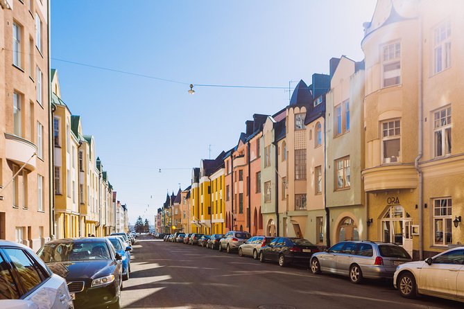 Helsinki tram tour with a city planner - Iso Roobertinkatu puts you in the Design District