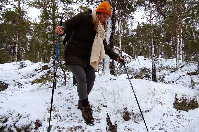 Hiking tour in Nuuksio National Park with meal and snacks - Glögi, berry tea, and snacks on the trail