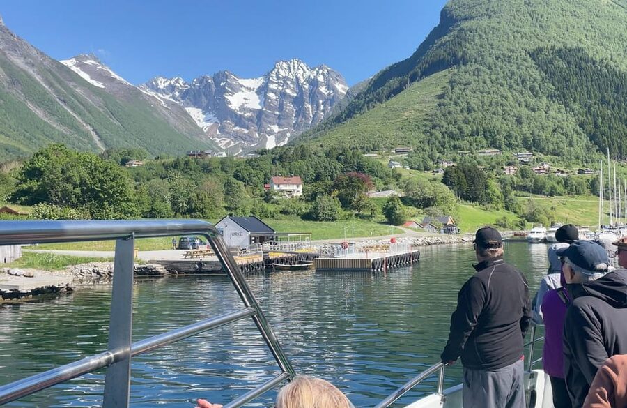 Hjørundfjord Fjord Cruise roundtrip from Ålesund - Food, seating, and the small details that matter