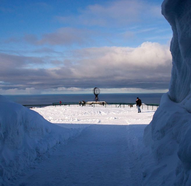Honningsvåg: North Cape Winter Excursion with Entry Ticket - The Arctic road from Honningsvåg to North Cape