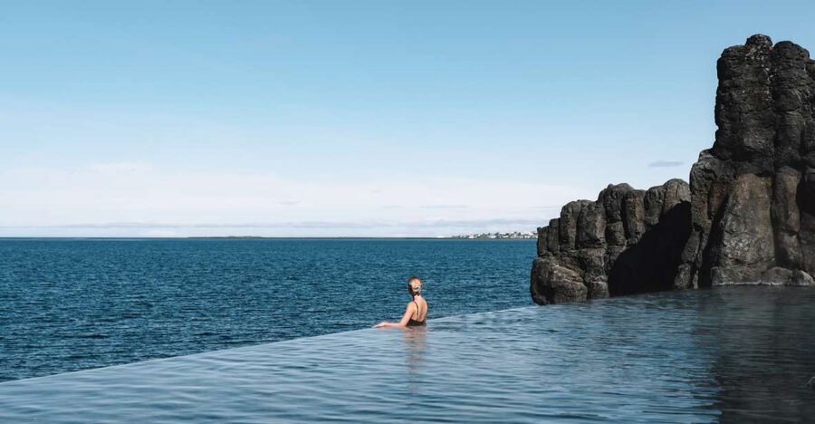 Iceland: Silfra Snorkeling Tour and Sky Lagoon Spa Combo - Getting ready for the cold water