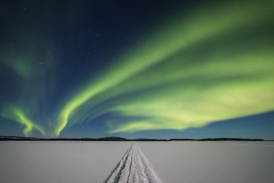 Ivalo: Lake Inari Northern Lights Tour w/ Reindeer & Dinner - A fireside meal in a Lappish teepee