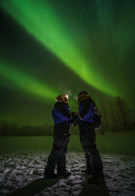 Ivalo: Lake Inari Northern Lights Tour w/ Reindeer & Dinner - Who will enjoy this four-hour evening?
