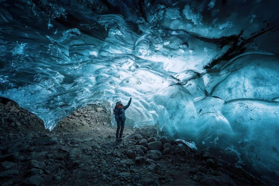 Jökulsárlón: The Original Ice Cave Tour on Vatnajökull - The real attraction is the changing blue ice