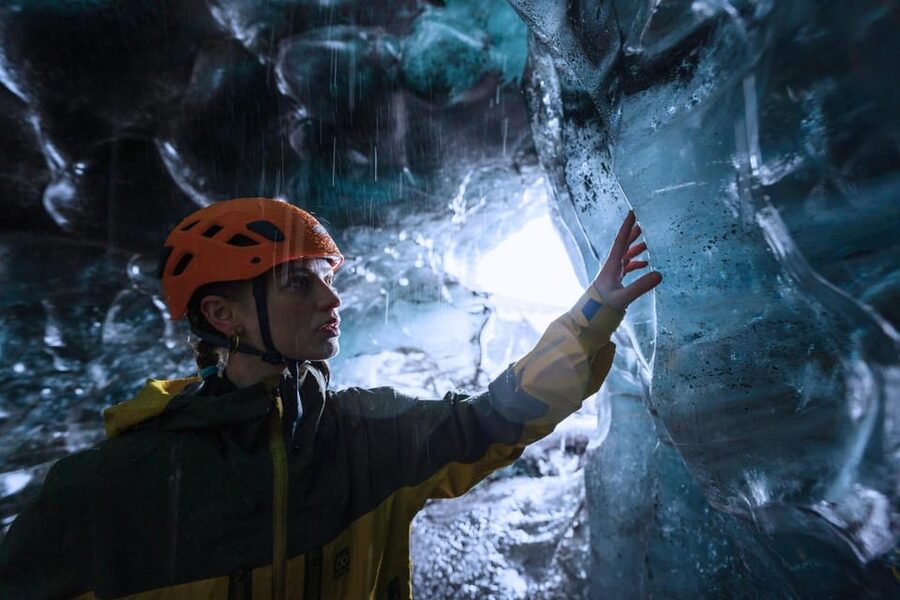 Jökulsárlón: The Original Ice Cave Tour on Vatnajökull - What the glacier walk really feels like