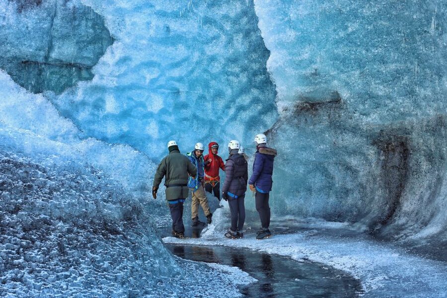 Jökulsárlón: Vatnajökull Glacier Guided Hiking Tour - Meeting at Jökulsárlón and gearing up